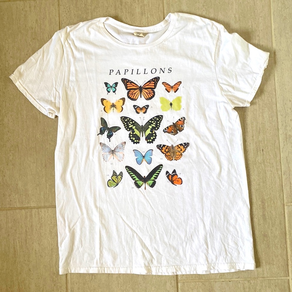 Urban Outfitters papillons butterfly tshirt in large